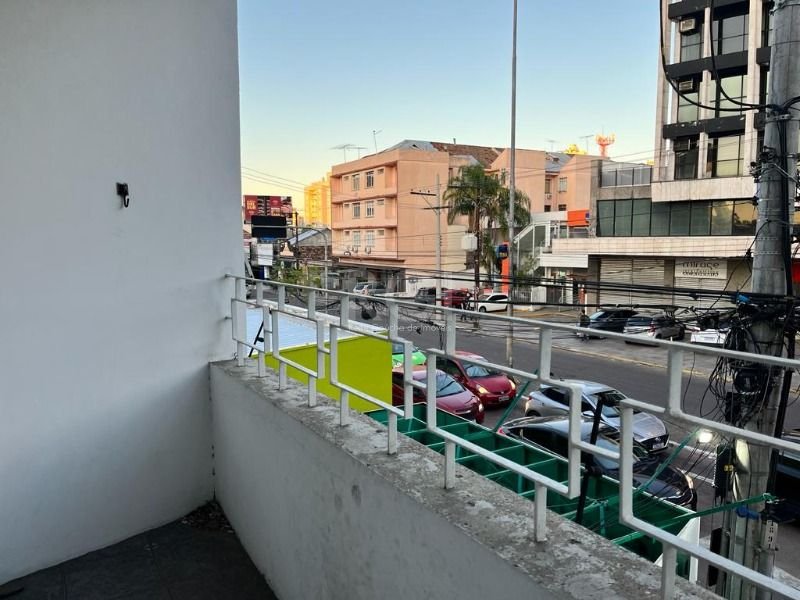 Apartamento à venda com 3 quartos, 125m² - Foto 3