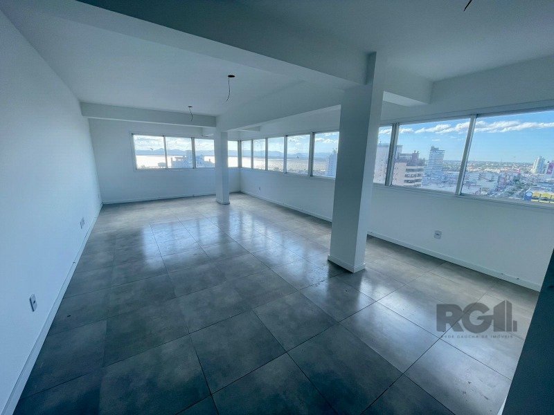 Apartamento à venda com 3 quartos, 129m² - Foto 2