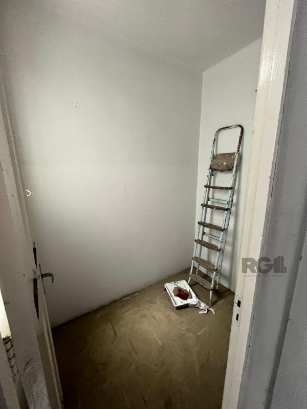 Apartamento à venda com 3 quartos, 121m² - Foto 3